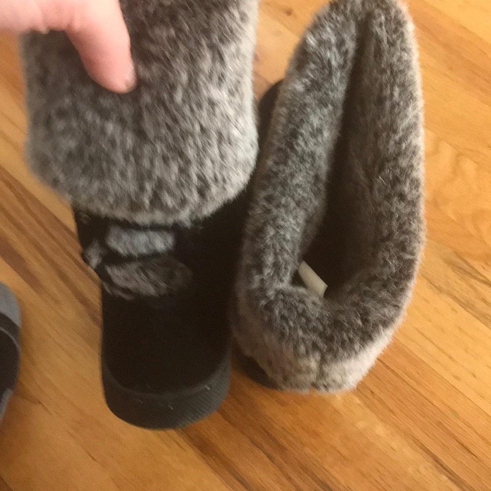 Black and gray rampage boots